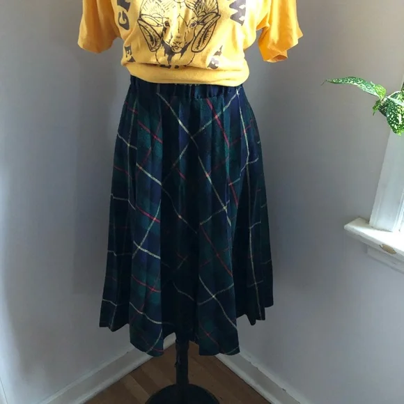 Vintage Eccobay Moody Green Holiday Plaid Wool Blend Skirt - Picture 10 of 10